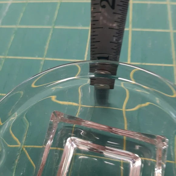 SET OF 3 GLASS ASHTRAYS - Picture 8 of 9